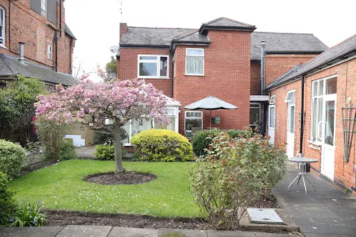 Compassionate Care in Leicester at Alston House