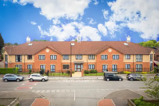 Cedars Care Home - Expert Care in Doncaster